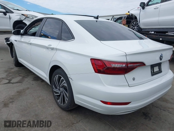2020 Volkswagen Jetta SEL z VIN 3VWEB7BU4LM008013, wystawiony jako IAAI lot #42182821 z przebiegiem 66 118 mil mil oraz . Historia ofert i sprzedaży dostępna na DreamBid. Obrazek 3.