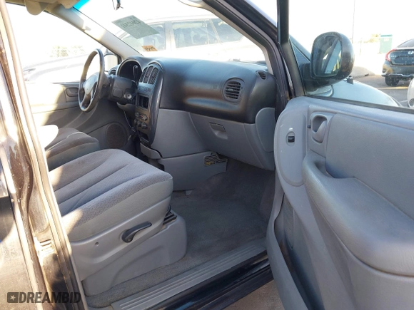2006 Dodge Grand Caravan SXT with VIN 2D4GP44L36R630845, listed as a IAAI auction lot 42042341 with 203,675 mi miles. Bid and sale history available at carsss.com. Image 5.