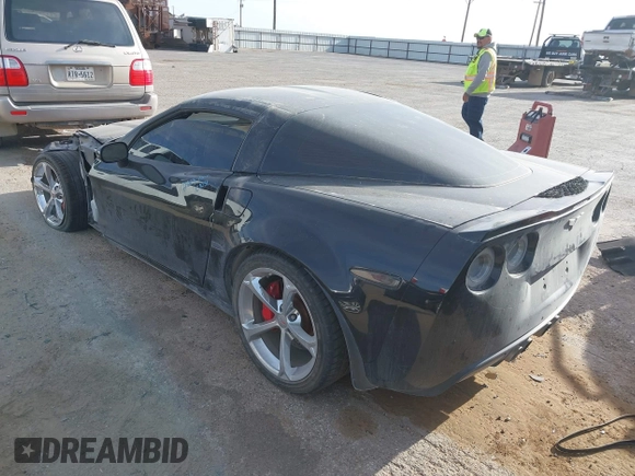 2013 Chevrolet Corvette Grand Sport 3LT с VIN 1G1YW2DW3D5100204, выставлен на аукционе IAAI как лот 41925431 с пробегом 64 962 миль миль и . История ставок и продаж доступна на DreamBid. Изображение 3.