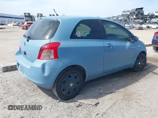 2007 Toyota Yaris z VIN JTDJT923675101502, wystawiony jako IAAI lot #42094488 z przebiegiem 127 971 mil mil oraz . Historia ofert i sprzedaży dostępna na DreamBid. Obrazek 4.