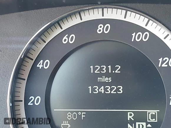 2010 Mercedes-Benz E-Class E 350 Luxury with VIN WDDHF8HBXAA251115, listed as a IAAI auction lot 41901802 with 134,323 mi miles. Bid and sale history available at carsss.com. Image 15.