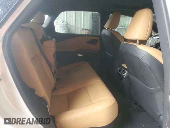 2024 Lexus RX 350 z VIN 2T2BAMBAXRC036523, wystawiony jako Copart lot #52019005 z przebiegiem 15 688 mil mil oraz Szkoda całkowita • Salvage title. Historia ofert i sprzedaży dostępna na DreamBid. Obrazek 11.