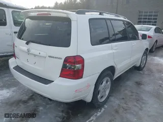 2006 Toyota Highlander w/3rd Row with VIN JTEEP21A560159637, listed as a IAAI auction lot 41628990 with 116,042 mi miles. Bid and sale history available at carsss.com. Image 4.