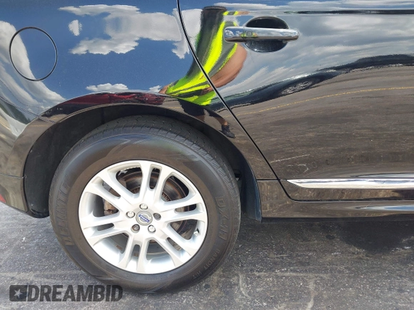 2016 Volvo XC60 T5 Drive-E Premier with VIN YV440MDK5G2844325, listed as a IAAI auction lot 42187411 with 126,030 mi miles and . Bid and sale history available at DreamBid. Image 17.