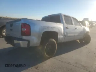 2010 Chevrolet Silverado 1500 LT with VIN 3GCRKSE38AG273099, listed as a Copart auction lot 82939803 with 220,293 mi miles and Salvage Title. Bid and sale history available at carsss.com. Image 3.