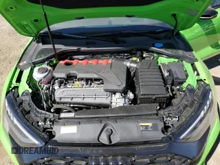 2024 Audi RS 3 z VIN WUAG4DGY9RA900847, wystawiony jako Copart lot #67999104 z przebiegiem 4017 mil mil oraz Szkody całkowita. Historia ofert i sprzedaży dostępna na DreamBid. Obrazek 11.