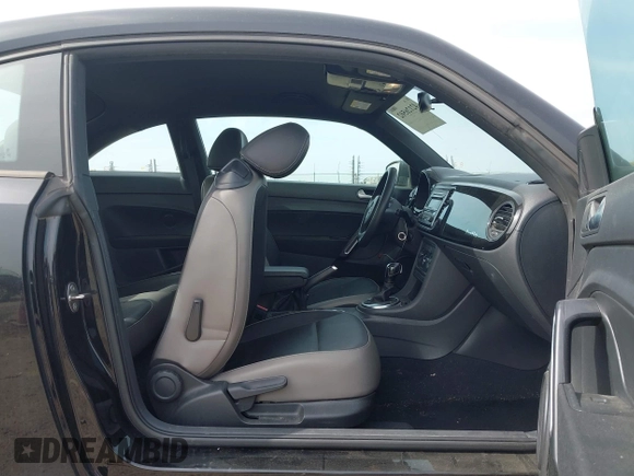 2015 Volkswagen Beetle Fleet Edition with VIN 3VWF17AT3FM651022, listed as a IAAI auction lot 42126502 with 174,834 mi miles and . Bid and sale history available at DreamBid. Image 5.