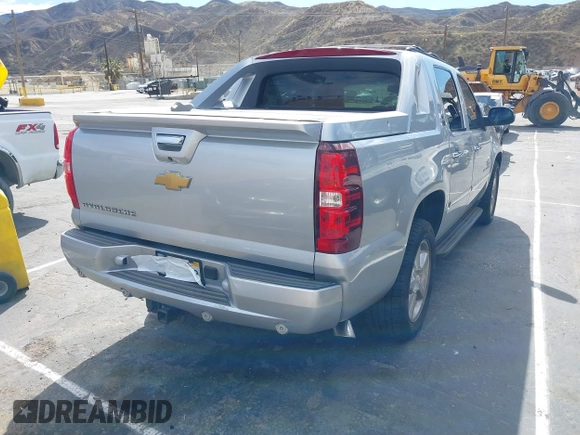 2013 Chevrolet Avalanche LT with VIN 3GNMCFE07DG379110, listed as a IAAI auction lot 41624639 with 142,871 mi miles and . Bid and sale history available at DreamBid. Image 4.