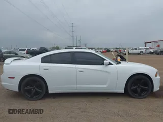 2014 Dodge Charger SXT with VIN 2C3CDXHG1EH122157, listed as a IAAI auction lot 41693517 with 191,095 mi miles and . Bid and sale history available at carsss.com. Image 12.