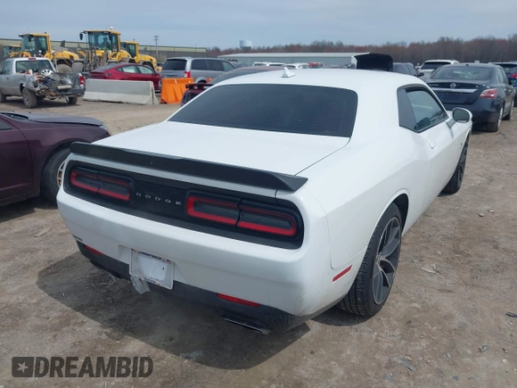 2016 Dodge Challenger R/T Scat Pack z VIN 2C3CDZFJ2GH263624, wystawiony jako IAAI lot #41998240 z przebiegiem 51 784 mil mil oraz . Historia ofert i sprzedaży dostępna na DreamBid. Obrazek 4.