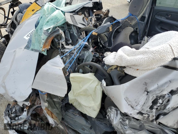 2007 GMC Sierra 1500 SL z VIN 2GTEK13V071123356, wystawiony jako Copart lot #79495423 z przebiegiem Nie podano mil oraz Szkoda całkowita • Salvage title. Historia ofert i sprzedaży dostępna na DreamBid. Obrazek 8.