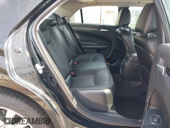 2018 Chrysler 300 Limited with VIN 2C3CCAKG1JH199016, listed as a IAAI auction lot 42065891 with 85,547 mi miles. Bid and sale history available at carsss.com. Image 8.