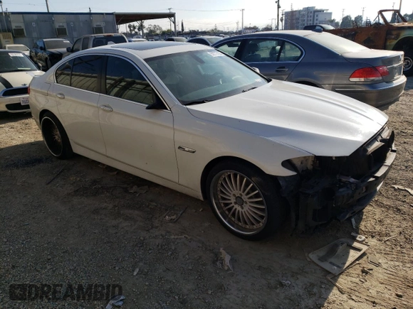 2012 BMW 5 Series 528i z VIN WBAXG5C5XCDY30087, wystawiony jako Copart lot #50729165 z przebiegiem Nie podano mil oraz Czysty tytuł • Clean title. Historia ofert i sprzedaży dostępna na DreamBid. Obrazek 4.