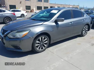 2017 Nissan Altima S z VIN 1N4AL3AP4HC271765, wystawiony jako IAAI lot #41968905 z przebiegiem 106 621 mil mil oraz . Historia ofert i sprzedaży dostępna na DreamBid. Obrazek 18.