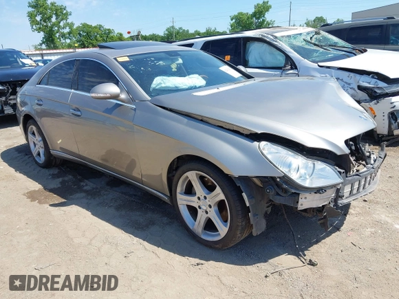 2006 Mercedes-Benz CLS 500 z VIN WDDDJ75X06A037541, wystawiony jako IAAI lot #42252829 z przebiegiem 151 295 mil mil oraz . Historia ofert i sprzedaży dostępna na DreamBid. Obrazek 1.