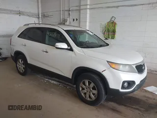 2011 Kia Sorento LX with VIN 5XYKT4A1XBG171544, listed as a IAAI auction lot 42170618 with 208,700 mi miles. Bid and sale history available at carsss.com. Image 1.