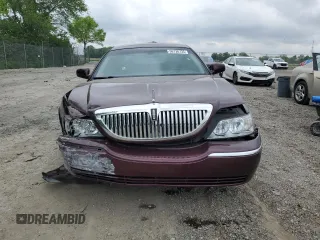 2008 Lincoln Town Car Limited z VIN 2LNHM82V38X635821, wystawiony jako Copart lot #56738735 z przebiegiem 63 586 mil mil oraz Szkoda całkowita • Salvage title. Historia ofert i sprzedaży dostępna na DreamBid. Obrazek 5.