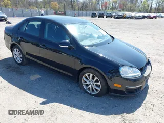 2010 Volkswagen Jetta Sedan Limited with VIN 3VWRZ7AJ5AM158388, listed as a IAAI auction lot 42054349 with 101,272 mi miles. Bid and sale history available at carsss.com. Image 1.