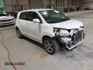 2008 Scion xD z VIN JTKKU10498J009543, wystawiony jako IAAI lot #42403559 z przebiegiem 243 108 mil mil oraz . Historia ofert i sprzedaży dostępna na DreamBid. Obrazek 1.