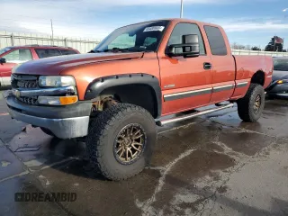 2001 Chevrolet Silverado 1500 LS with VIN 2GCEK19T711280556, listed as a Copart auction lot 49480605 with 252,124 mi miles and Salvage Title. Bid and sale history available at carsss.com. Image 1.
