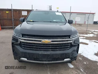 2024 Chevrolet Suburban LT z VIN 1GNSKCKD1RR242476, wystawiony jako IAAI lot #41577855 z przebiegiem 24 285 mil mil oraz . Historia ofert i sprzedaży dostępna na DreamBid. Obrazek 12.