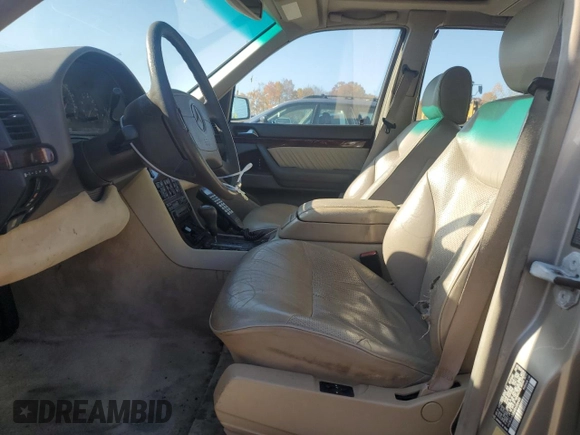 1995 Mercedes-Benz S 320 with VIN WDBGA32E6SA256435, listed as a Copart auction lot 77104234 with 309,498 mi miles and Clean Title. Bid and sale history available at DreamBid. Image 7.