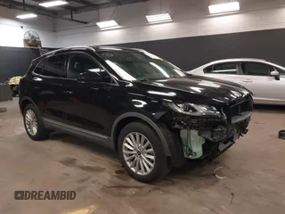2019 Lincoln MKC Standard with VIN 5LMCJ1D95KUL17768, listed as a IAAI auction lot 42171032 with 24,578 mi miles. Bid and sale history available at carsss.com. Image 1.