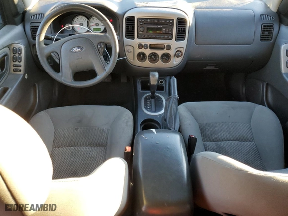 2007 Ford Escape XLT with VIN 1FMYU03167KB88321, listed as a Copart auction lot 86617164 with 261,561 mi miles and Salvage Title. Bid and sale history available at carsss.com. Image 8.