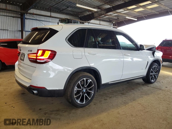 2014 BMW X5 sDrive35i with VIN 5UXKR2C5XE0C00653, listed as a Copart auction lot 48744455 with 111,812 mi miles and Salvage Title. Bid and sale history available at carsss.com. Image 3.