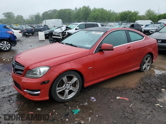 2012 Mercedes-Benz C 250 z VIN WDDGJ4HB7CF926198, wystawiony jako Copart lot #56890165 z przebiegiem 72 481 mil mil oraz Czysty tytuł • Clean title. Historia ofert i sprzedaży dostępna na DreamBid. Obrazek 1.