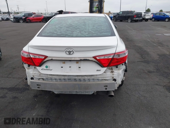2015 Toyota Camry XLE with VIN 4T1BF1FK0FU094206, listed as a IAAI auction lot 42071968 with 110,165 mi miles. Bid and sale history available at carsss.com. Image 17.