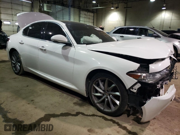 2020 Alfa Romeo Giulia z VIN ZARFANAN8L7629540, wystawiony jako Copart lot #44726155 z przebiegiem 77 672 mil mil oraz Tytuł czysty. Historia ofert i sprzedaży dostępna na DreamBid. Obrazek 4.