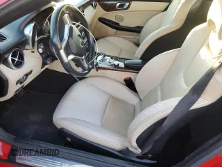 2016 Mercedes-Benz SLK 300 z VIN WDDPK3JA4GF123041, wystawiony jako Copart lot #43776305 z przebiegiem 72 863 mil mil oraz Szkoda całkowita • Salvage title. Historia ofert i sprzedaży dostępna na DreamBid. Obrazek 7.