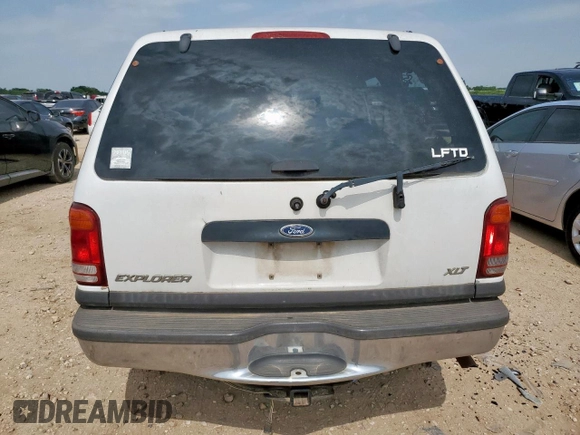 2001 Ford Explorer XLT with VIN 1FMZU63PX1ZA30705, listed as a Copart auction lot 57918865 with 233,418 mi miles and Clean title. Bid and sale history available at DreamBid. Image 6.