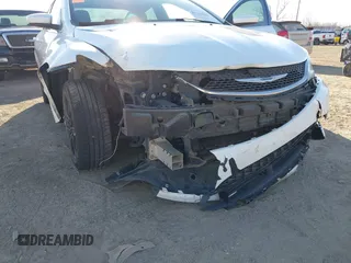 2015 Chrysler 200 Limited with VIN 1C3CCCAB8FN538189, listed as a IAAI auction lot 41750361 with 155,532 mi miles. Bid and sale history available at carsss.com. Image 6.