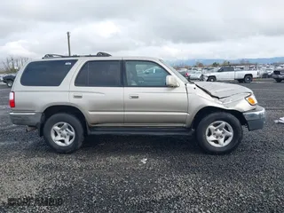 2001 Toyota 4Runner SR5 with VIN JT3HN86R110334553, listed as a IAAI auction lot 41209730 with 192,515 mi miles. Bid and sale history available at carsss.com. Image 13.