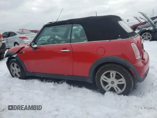 2005 MINI Convertible z VIN WMWRF33405TG11092, wystawiony jako Copart lot #84762004 z przebiegiem 94 895 mil mil oraz Szkoda całkowita • Salvage title. Historia ofert i sprzedaży dostępna na DreamBid. Obrazek 2.