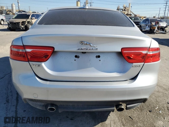 2019 Jaguar XE 25t z VIN SAJAR4FXXKCP48344, wystawiony jako Copart lot #46789485 z przebiegiem 55 916 mil mil oraz Czysty tytuł • Clean title. Historia ofert i sprzedaży dostępna na DreamBid. Obrazek 6.