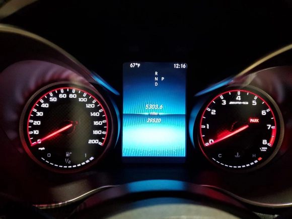 2019 Mercedes-Benz C 63 S AMG z VIN WDDWJ8HB7KF868420, wystawiony jako Copart lot #68820483 z przebiegiem 29 520 mil mil oraz . Historia ofert i sprzedaży dostępna na DreamBid. Obrazek 9.