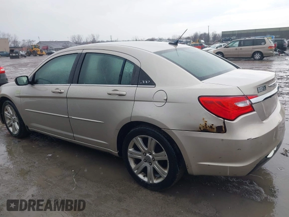2013 Chrysler 200 Touring with VIN 1C3CCBBB3DN639114, listed as a IAAI auction lot 41891932 with 196,693 mi miles. Bid and sale history available at carsss.com. Image 14.