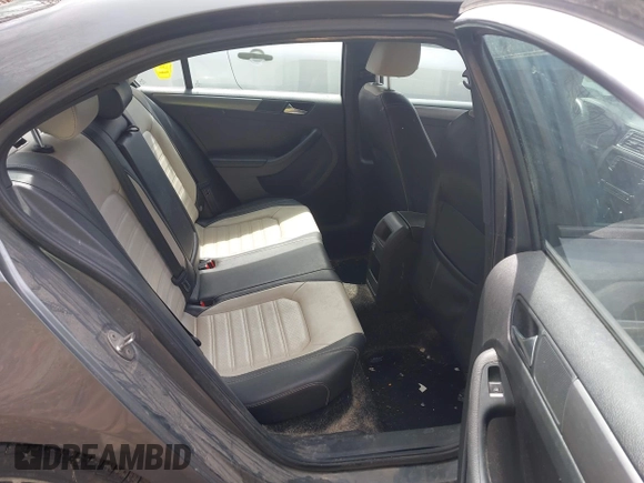 2016 Volkswagen Jetta Sport z VIN 3VWD17AJ7GM225289, wystawiony jako IAAI lot #41978267 z przebiegiem 142 556 mil mil oraz . Historia ofert i sprzedaży dostępna na DreamBid. Obrazek 8.