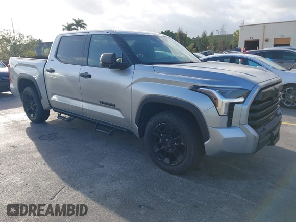 2022 Toyota Tundra 2WD SR5 with VIN 5TFLA5AB0NX015314, listed as a IAAI auction lot 41704714 with 29,629 mi miles. Bid and sale history available at carsss.com. Image 1.