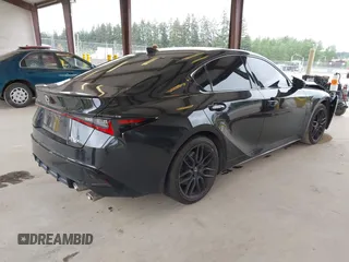 2023 Lexus IS 500 F Sport Performance z VIN JTHAP1D22P5003981, wystawiony jako IAAI lot #42262101 z przebiegiem 13 479 mil mil oraz . Historia ofert i sprzedaży dostępna na DreamBid. Obrazek 4.
