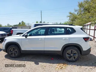 2025 Volkswagen Taos z VIN 3VV5C7B23SM008129, wystawiony jako IAAI lot #41879531 z przebiegiem 3423 mil mil oraz . Historia ofert i sprzedaży dostępna na DreamBid. Obrazek 14.