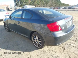 2005 Scion tC z VIN JTKDE177850039415, wystawiony jako IAAI lot #41856056 z przebiegiem 186 183 mil mil oraz . Historia ofert i sprzedaży dostępna na DreamBid. Obrazek 3.