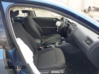 2015 Volkswagen Jetta S с VIN 3VW2K7AJ3FM306356, выставлен на аукционе IAAI как лот 42244687 с пробегом 87 901 миль миль и . История ставок и продаж доступна на DreamBid. Изображение 5.