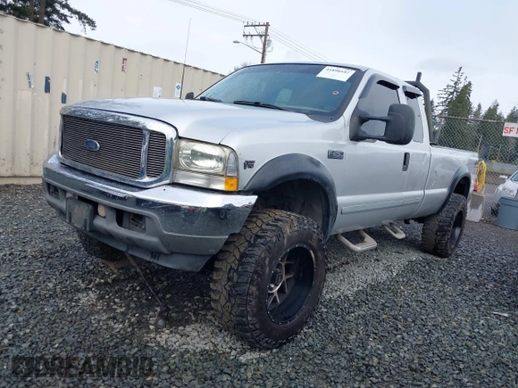 2001 Ford Super Duty F-250 XL with VIN 1FTNX21S01EB08460, listed as a IAAI auction lot 41890597 with 218,302 mi miles. Bid and sale history available at carsss.com. Image 17.