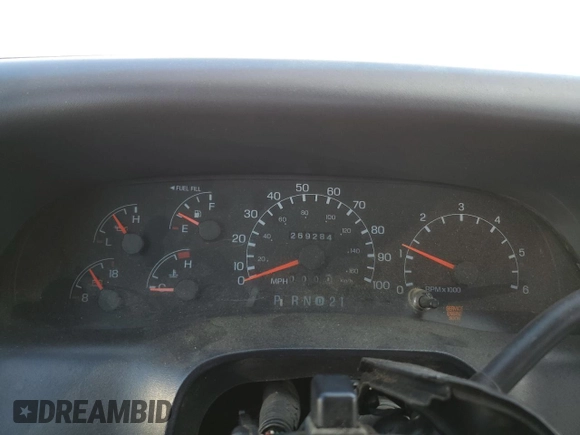 2000 Ford Super Duty F-250 XL with VIN 1FTNF20L0YEA61521, listed as a Copart auction lot 48381005 with 269,284 mi miles and Clean Title. Bid and sale history available at carsss.com. Image 9.