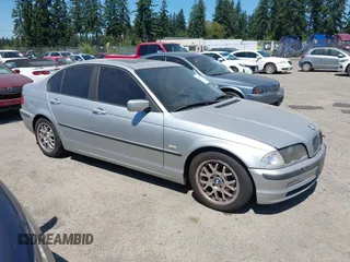 2000 BMW 3 Series 323i with VIN WBAAM3347YFP80349, listed as a IAAI auction lot 42757772 with 189,799 mi miles and . Bid and sale history available at DreamBid. Image 1.