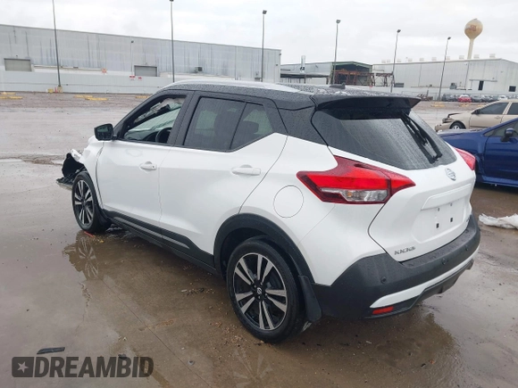 2020 Nissan Kicks SR z VIN 3N1CP5DV2LL533845, wystawiony jako IAAI lot #41551306 z przebiegiem 61 887 mil mil oraz . Historia ofert i sprzedaży dostępna na DreamBid. Obrazek 3.